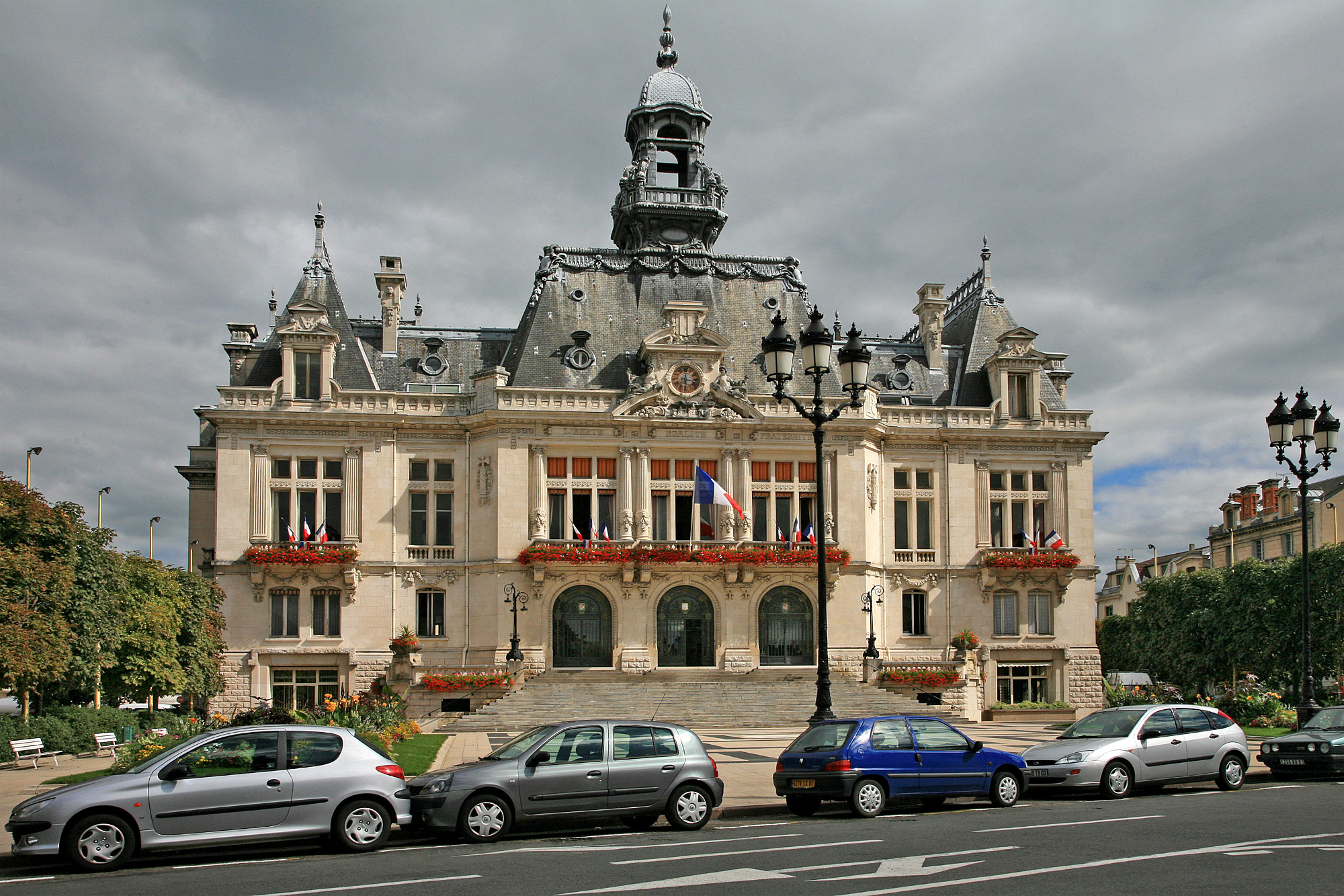 Town Hall of Vichy. Vichy is a world famous spa in France.  (Photo License: CC-BY-SA-4.0)